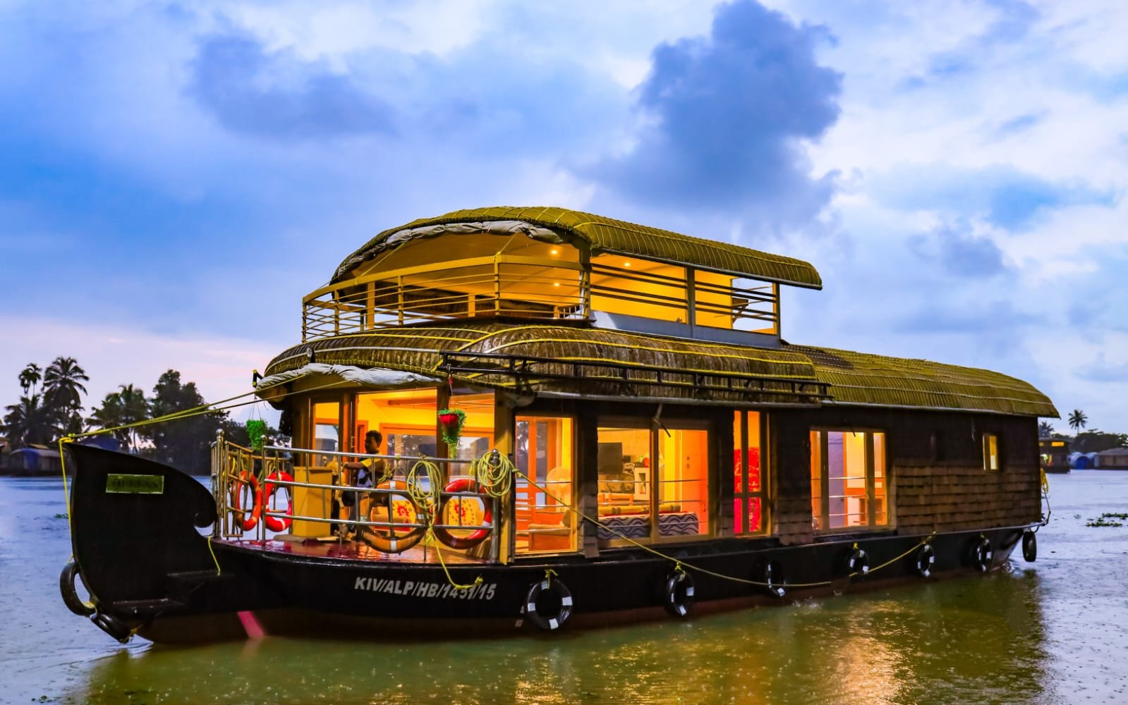 1 Bed room houseboat